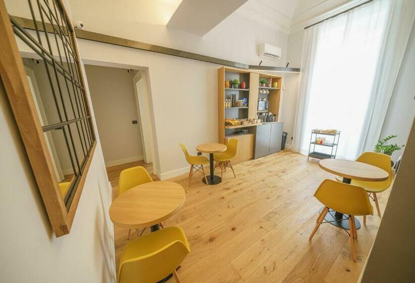 تختخواب و صبحانه Cafuné Rooms