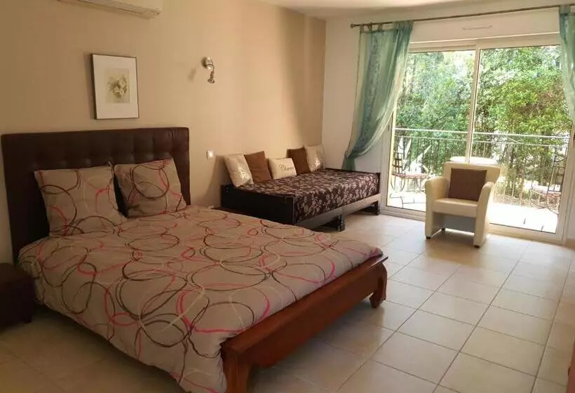 Aamiaismajoitus (B&B) Villa Des Masques