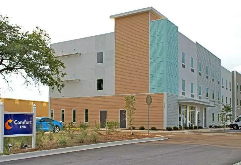 هتل Comfort Inn Miramar Beachdestin