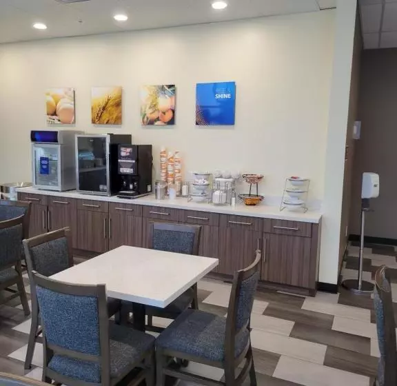 هتل Comfort Inn Miramar Beachdestin