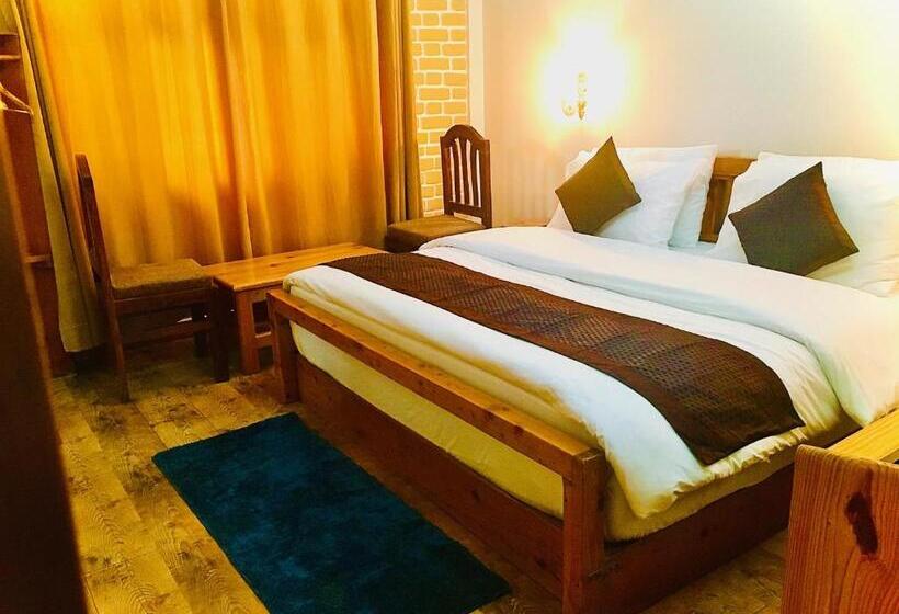 בית מלון כפרי La Riqueza Kanatal   Mountain View Rooms   Welcome New Year With Fresh Snowfall