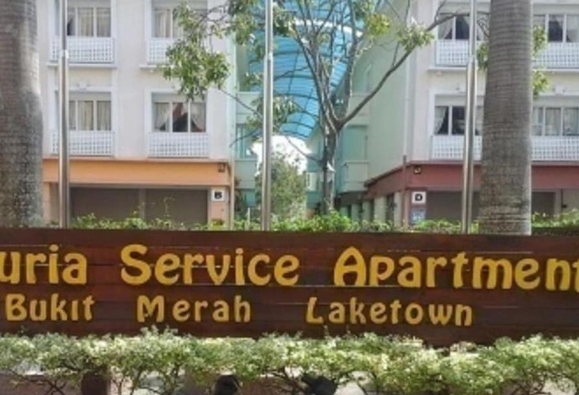 فندق Oyo 90301 Suria Service Apartments @ Bukit Merak Laketown Resort