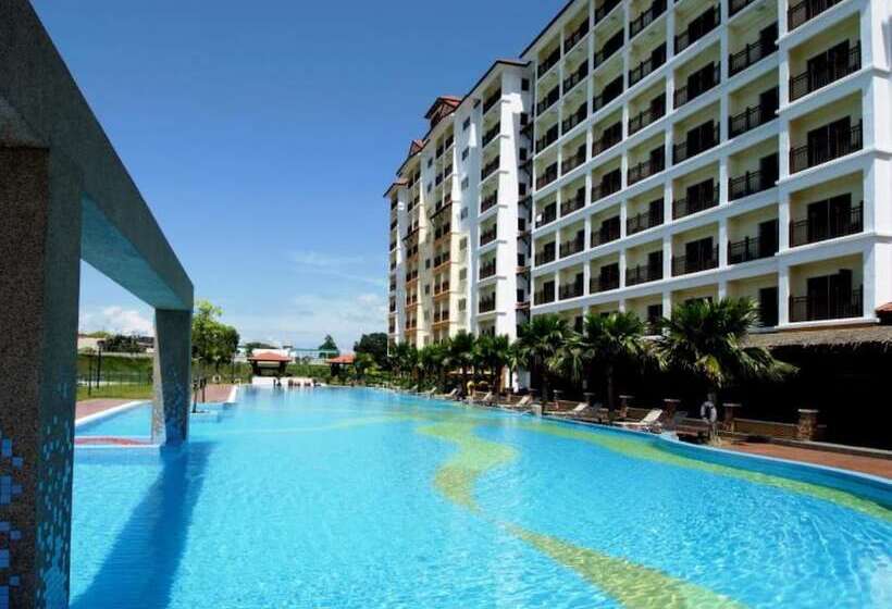 فندق Oyo 90301 Suria Service Apartments @ Bukit Merak Laketown Resort