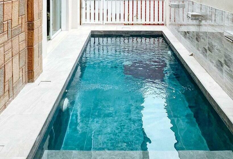 בית מלון כפרי Reddoorz Hostel @ St. Paul Village Lapulapu