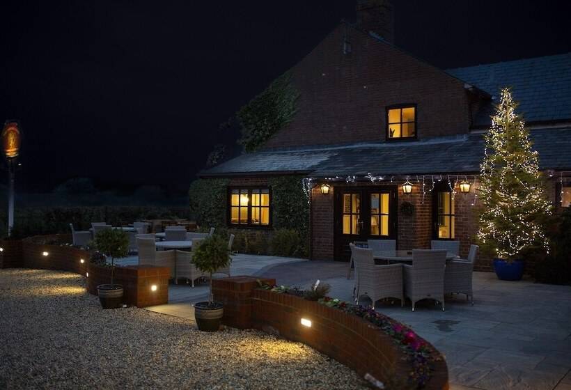 هتل The Three Lions