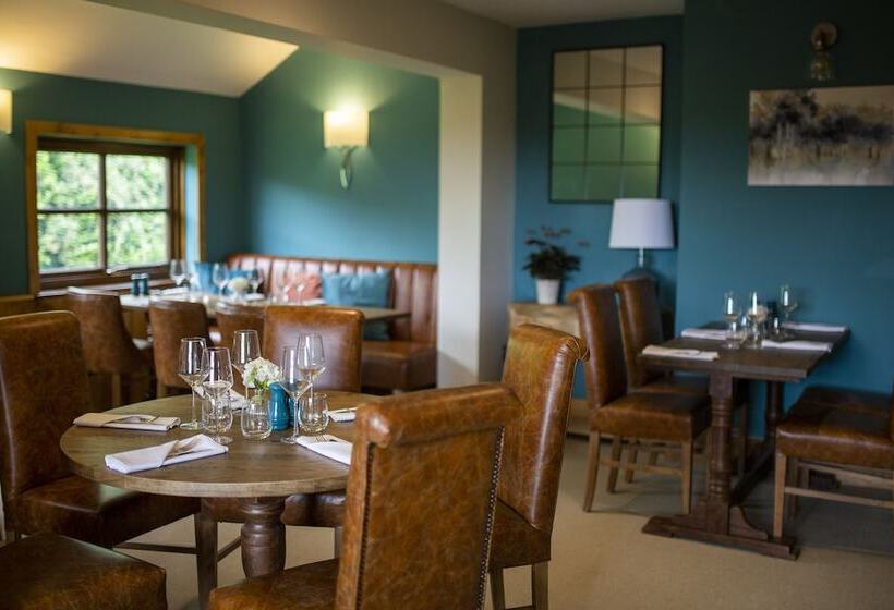 هتل The Three Lions