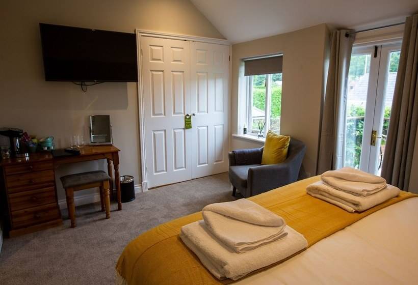 هتل The Three Lions