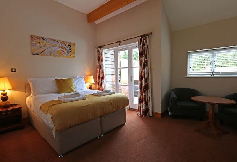 هتل The Three Lions