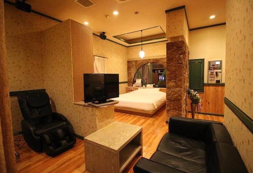 Utovilla Hotel555 沼津店