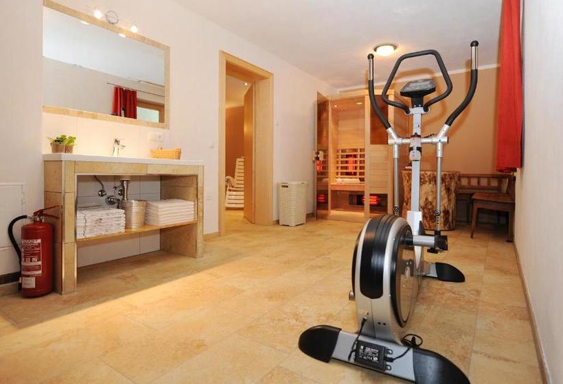 تختخواب و صبحانه Frühstückspension Haus Kreuzmayr