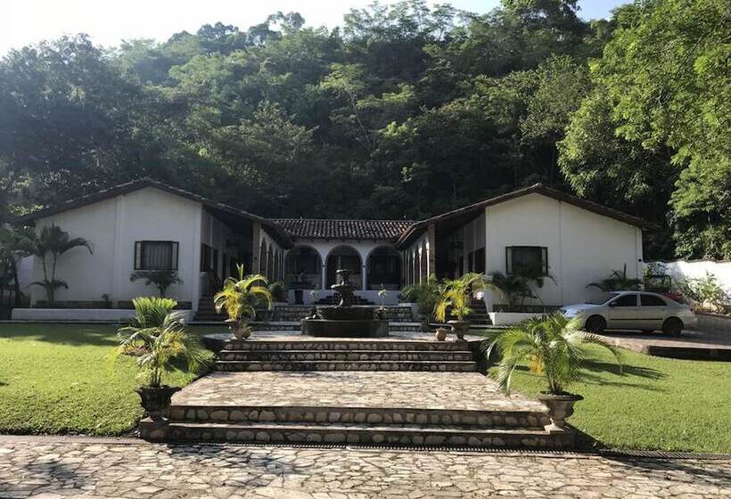 تختخواب و صبحانه Hacienda La Esperanza