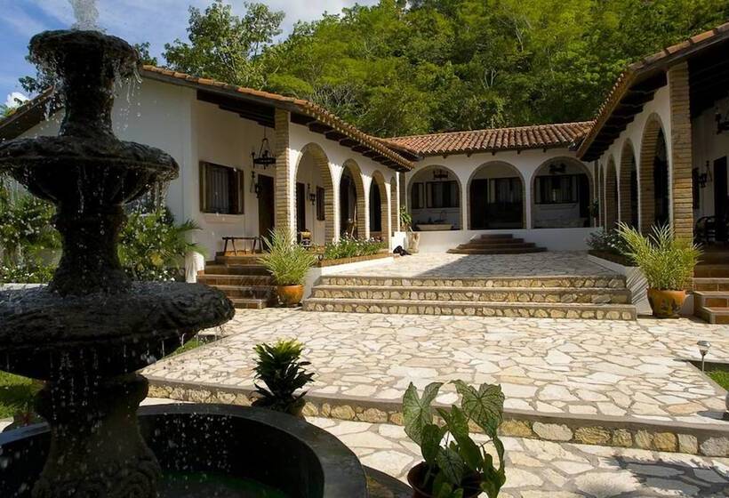 تختخواب و صبحانه Hacienda La Esperanza