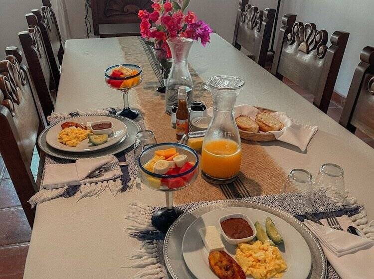 تختخواب و صبحانه Hacienda La Esperanza