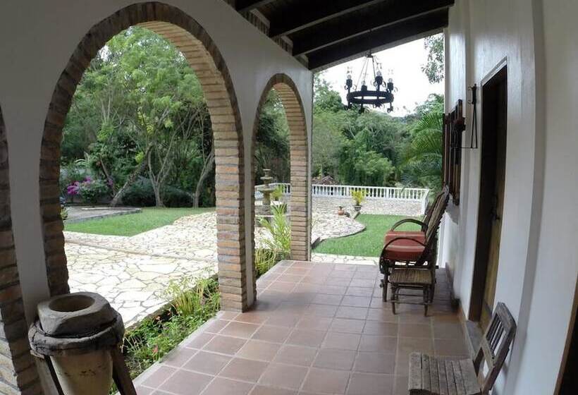 تختخواب و صبحانه Hacienda La Esperanza