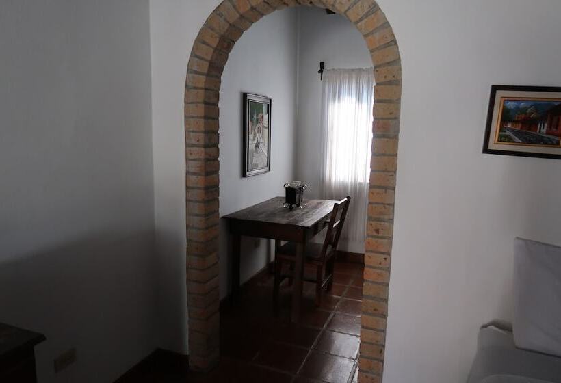 تختخواب و صبحانه Hacienda La Esperanza