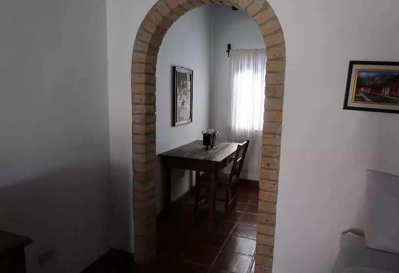 تختخواب و صبحانه Hacienda La Esperanza