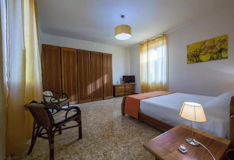 Aamiaismajoitus (B&B) La Casa Di Eolo