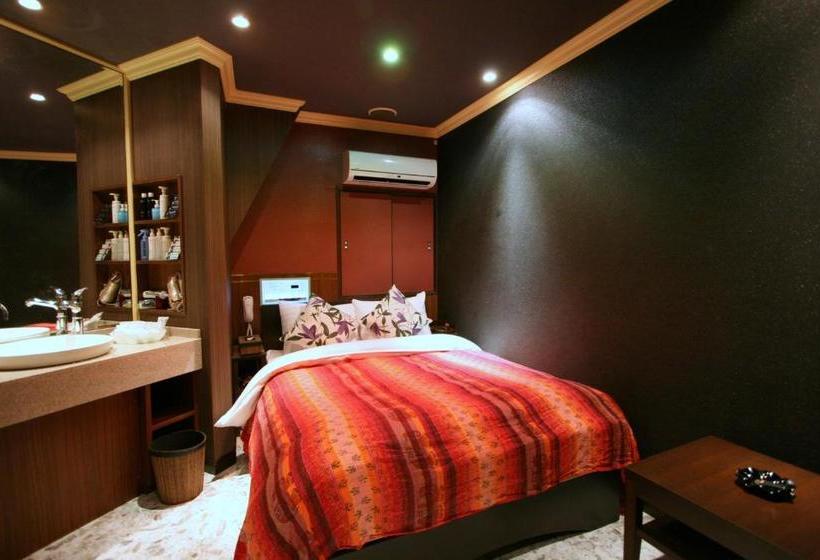 هتل Celavie Osakajokitazume