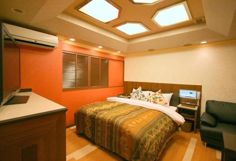 هتل Celavie Osakajokitazume