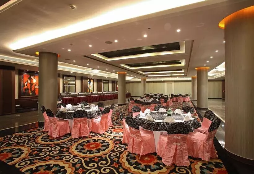 ホテル Godwin Meerut