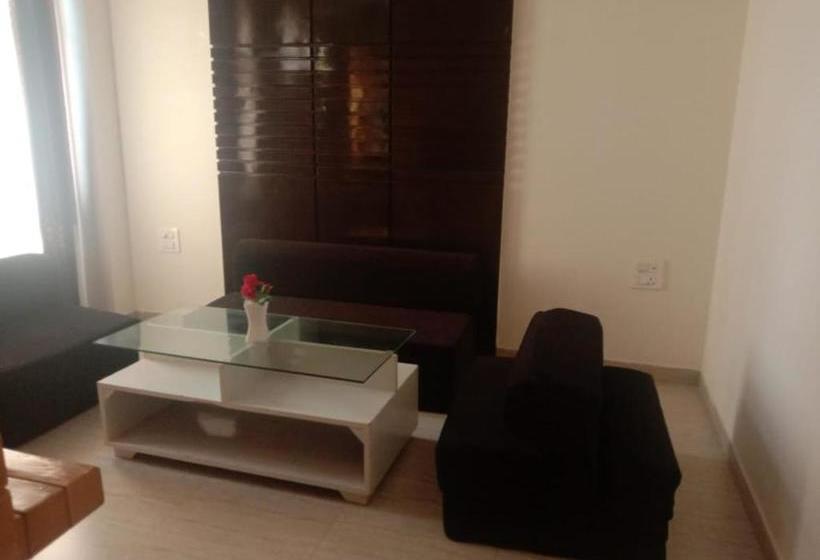 בית מלון כפרי Tavisha Kanatal Hills Chamba