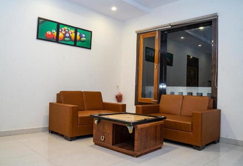 בית מלון כפרי Tavisha Kanatal Hills Chamba