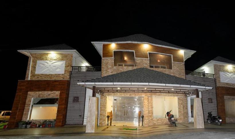 בית מלון כפרי Tavisha Kanatal Hills Chamba