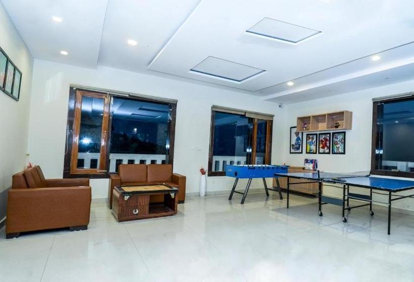 בית מלון כפרי Tavisha Kanatal Hills Chamba