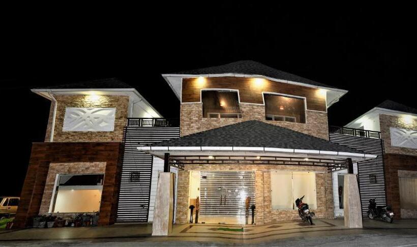 בית מלון כפרי Tavisha Kanatal Hills Chamba