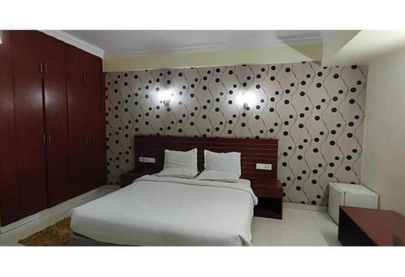 Pensão Fabhotel Royal Ville