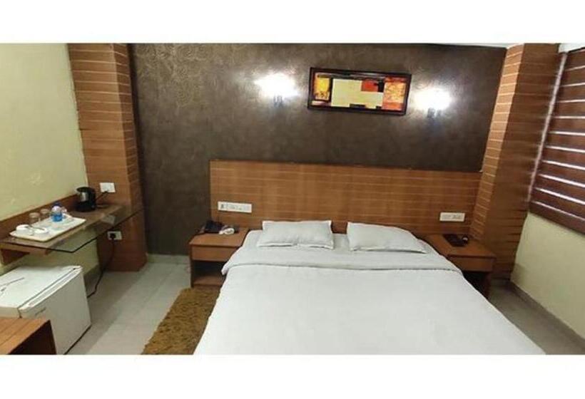 Pensão Fabhotel Royal Ville