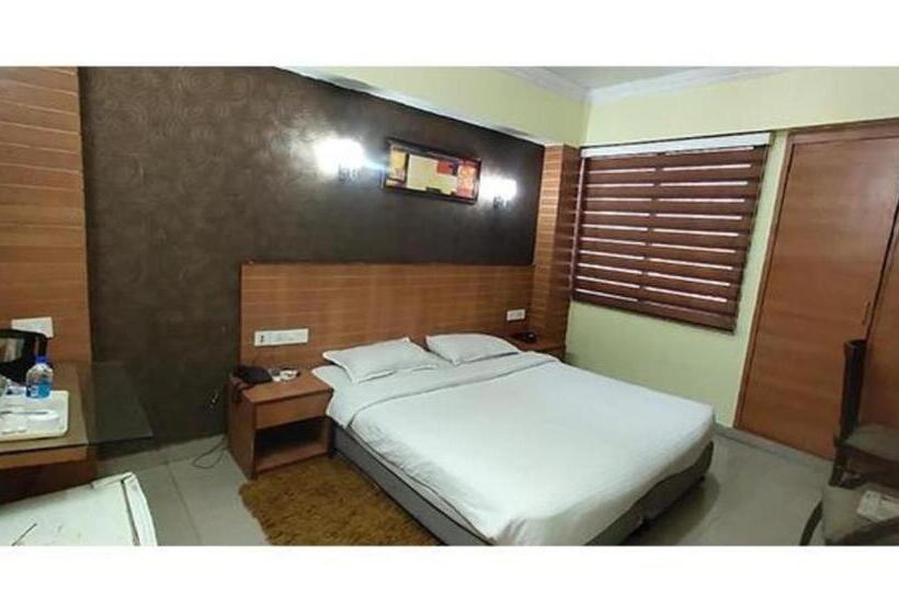 Pensão Fabhotel Royal Ville