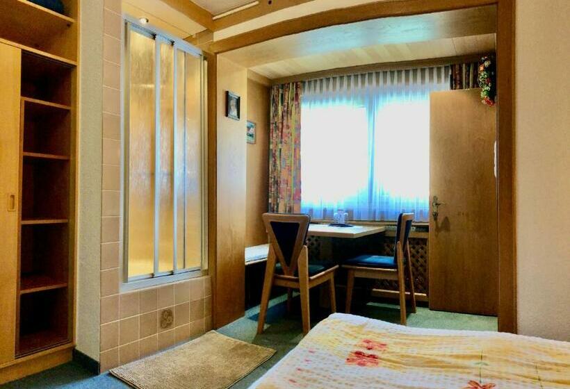 تختخواب و صبحانه Alpenruh