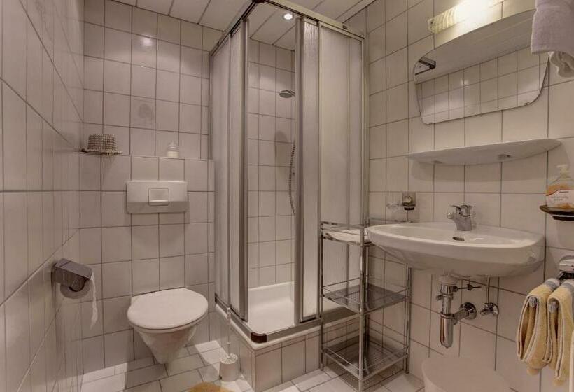 تختخواب و صبحانه Alpenruh