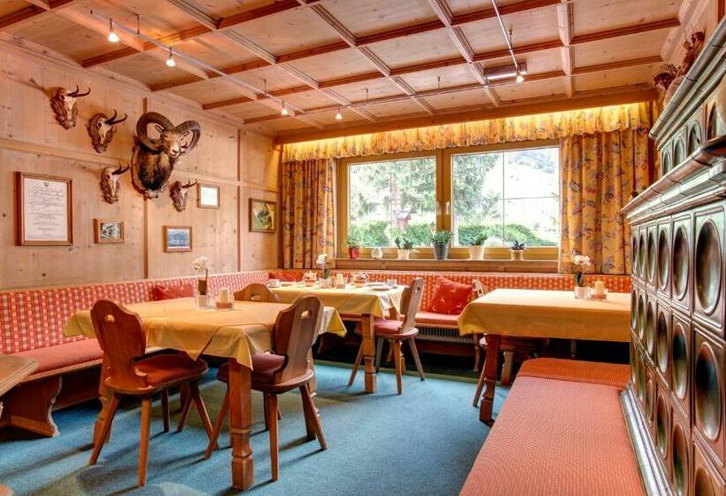 تختخواب و صبحانه Alpenruh