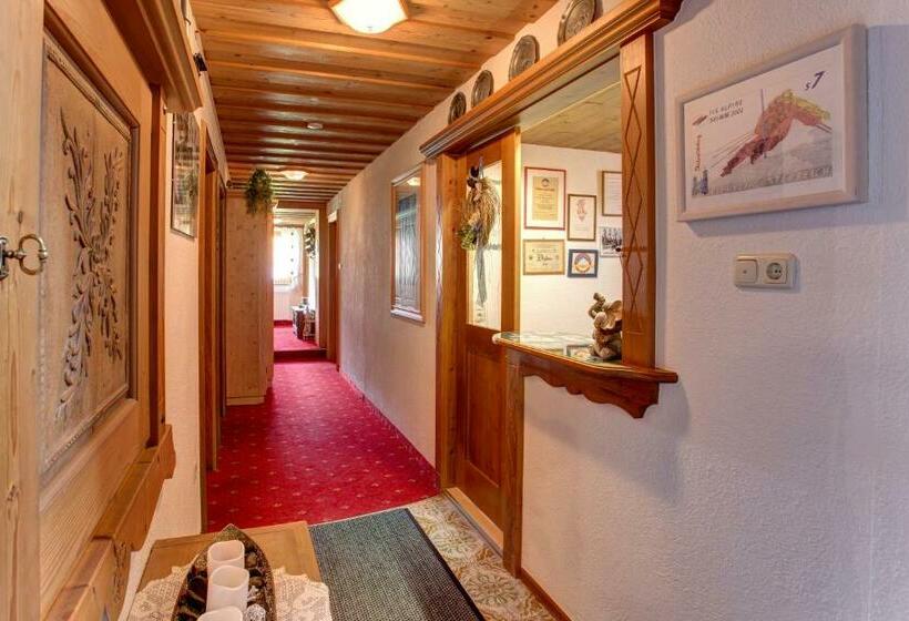 تختخواب و صبحانه Alpenruh