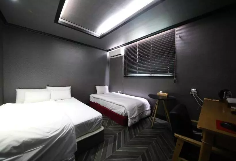 H Motel