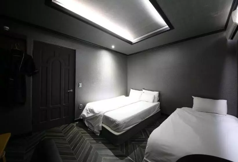 H Motel
