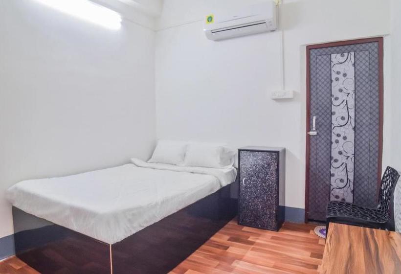 فندق Collection O 81435 Dc Lodge