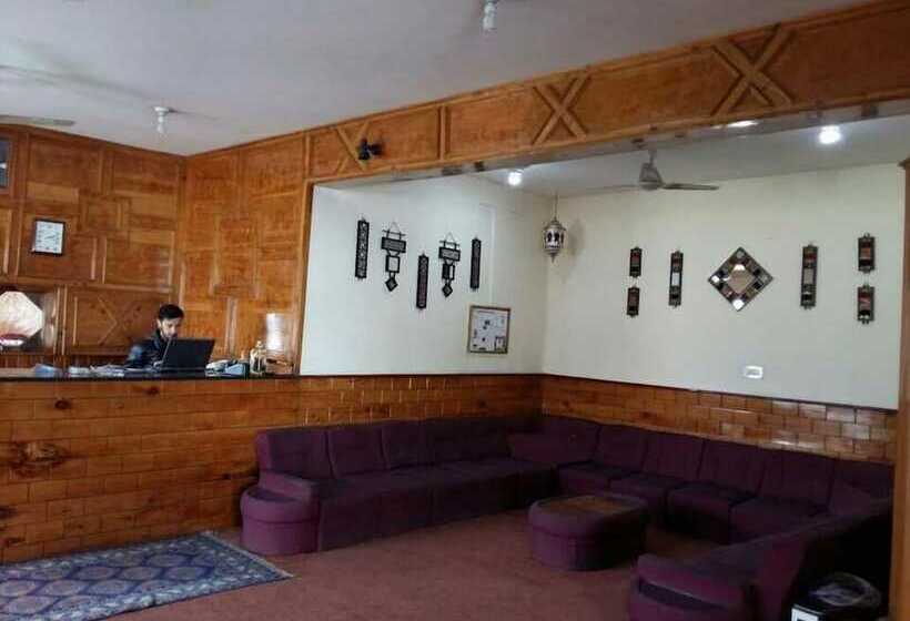 هتل Gilgit Embassy Lodge