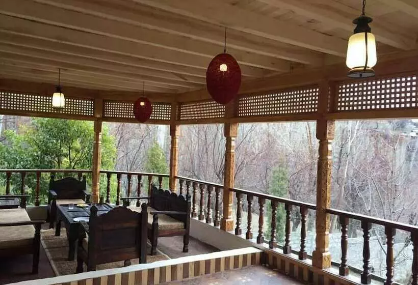 هتل Gilgit Embassy Lodge