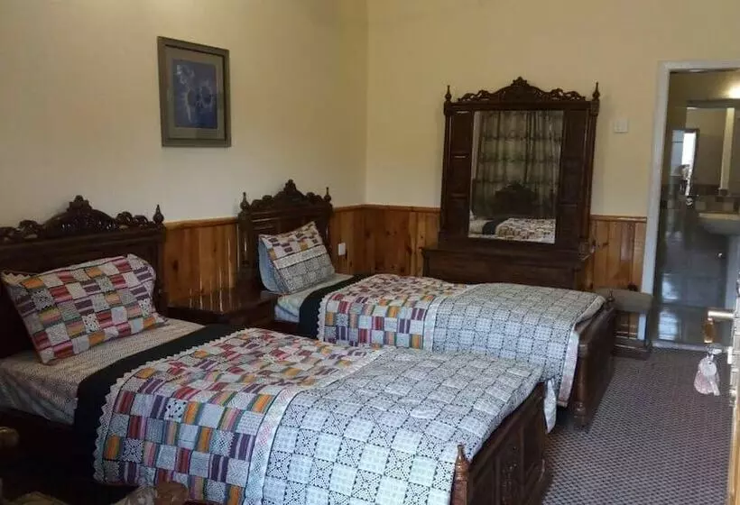 هتل Gilgit Embassy Lodge