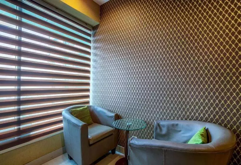 Hotelli Grand Kamala Lagoon By Araia Room