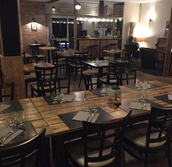 ホテル Hôtel Les Lodges D Eauze