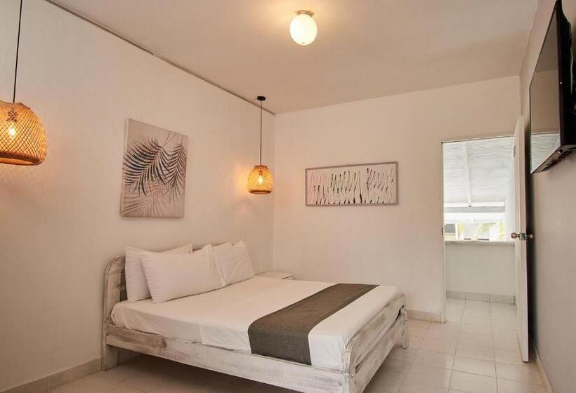 هتل Kpre Coveñas