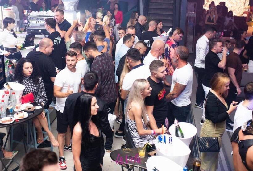 펜션 La Vella Resort