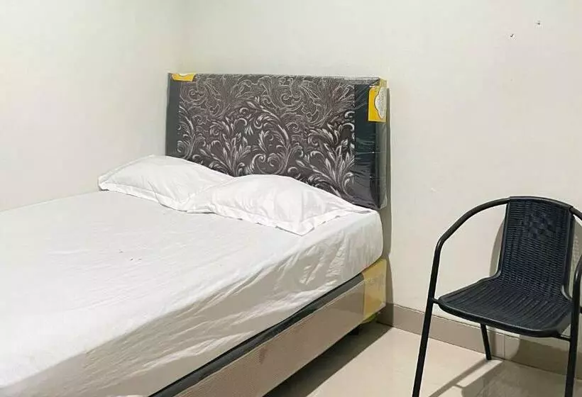 Hotelli Almira Homestay Ambon Mitra Reddoorz