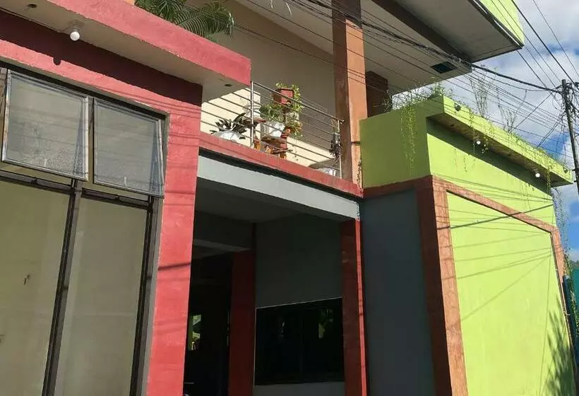 Hotelli Almira Homestay Ambon Mitra Reddoorz