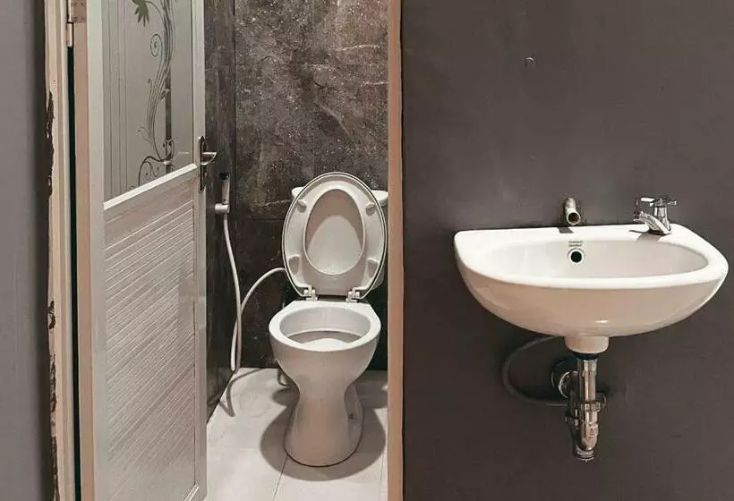 Hotelli Almira Homestay Ambon Mitra Reddoorz