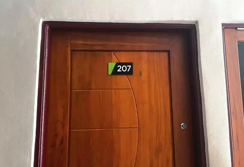 Hotelli Almira Homestay Ambon Mitra Reddoorz